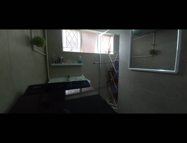 2.5 BEDROOM FLAT FOR SALE IN ESSENWOOD